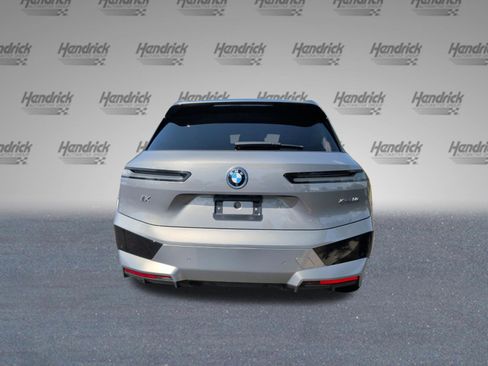 Used 2024 BMW iX xDrive50 w/ Premium Package AWD/4WD image 8