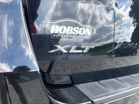 Used 2022 Ford Explorer XLT w/ Equipment Group 202A AWD/4WD image 12