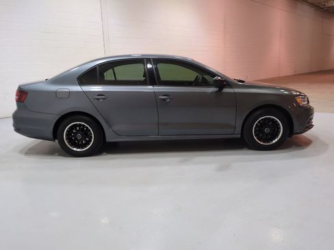 Used 2016 Volkswagen Jetta S FWD image 2
