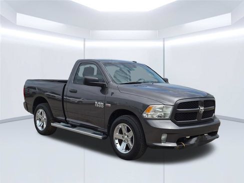 Used 2014 RAM 1500 Express RWD image 8