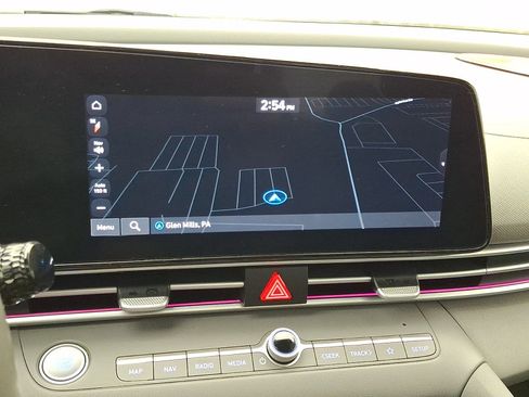 Used 2024 Hyundai Elantra SEL w/ Convenience Package FWD image 17
