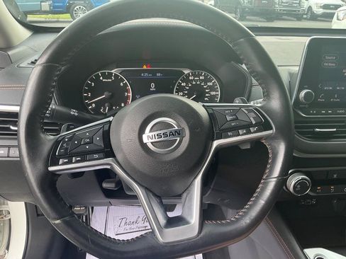 Used 2020 Nissan Altima 2.5 SR FWD image 11