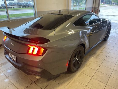 Used 2024 Ford Mustang GT RWD image 5