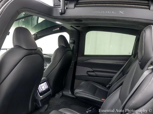 Used 2022 Tesla Model X Plaid image 16