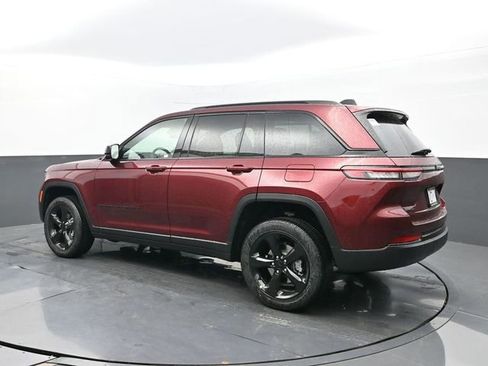 New 2025 Jeep Grand Cherokee Altitude AWD/4WD image 3