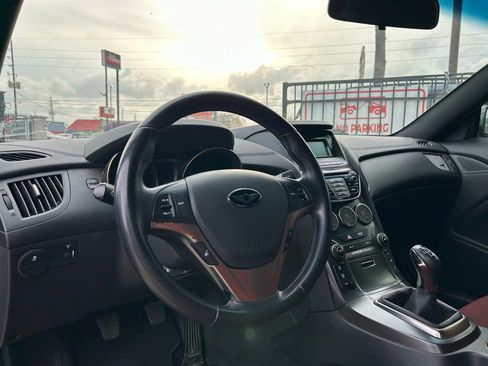 Used 2013 Hyundai Genesis 2.0T RWD image 11