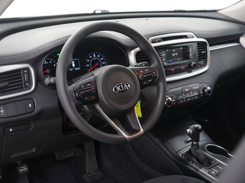 Used 2018 Kia Sorento L image 23