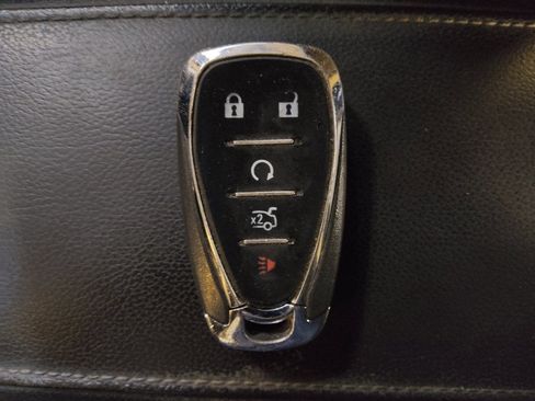 Used 2017 Chevrolet Cruze LT w/ Convenience Package FWD image 32