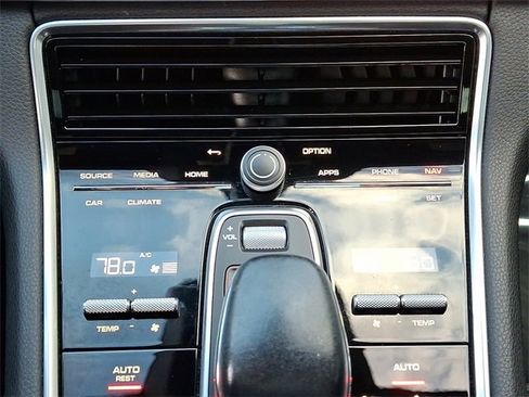 Used 2023 Porsche Panamera 4 Platinum Edition image 21