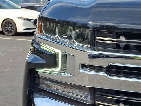 Used 2021 Chevrolet Silverado 1500 LT image 9