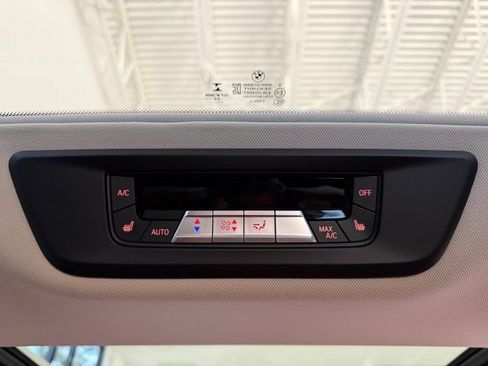 Used 2021 BMW X7 xDrive40i w/ Premium Package AWD/4WD image 29