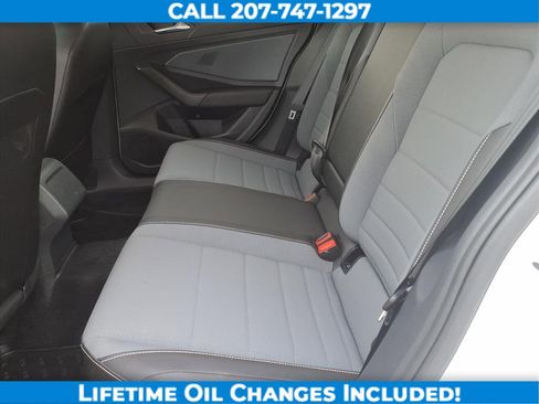 Used 2025 Volkswagen Jetta SE image 14