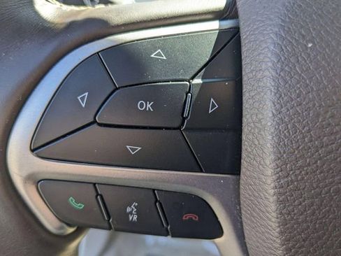 Used 2019 Jeep Grand Cherokee Overland AWD/4WD image 20