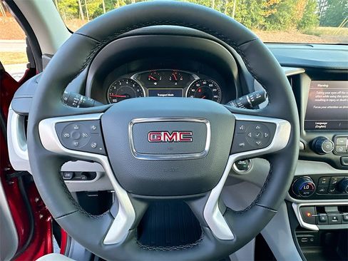 New 2024 GMC Terrain SLT w/ Tech Package image 18