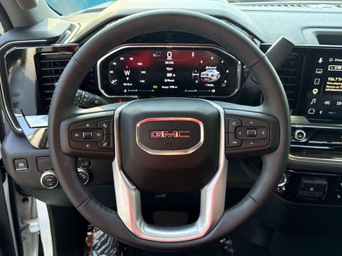 Used 2026 GMC Sierra 1500 SLE image 9