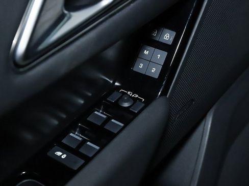 Certified 2025 Land Rover Range Rover Velar Dynamic SE image 30