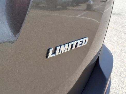 Used 2014 Toyota RAV4 Limited w/ Technology Package FWD image 10