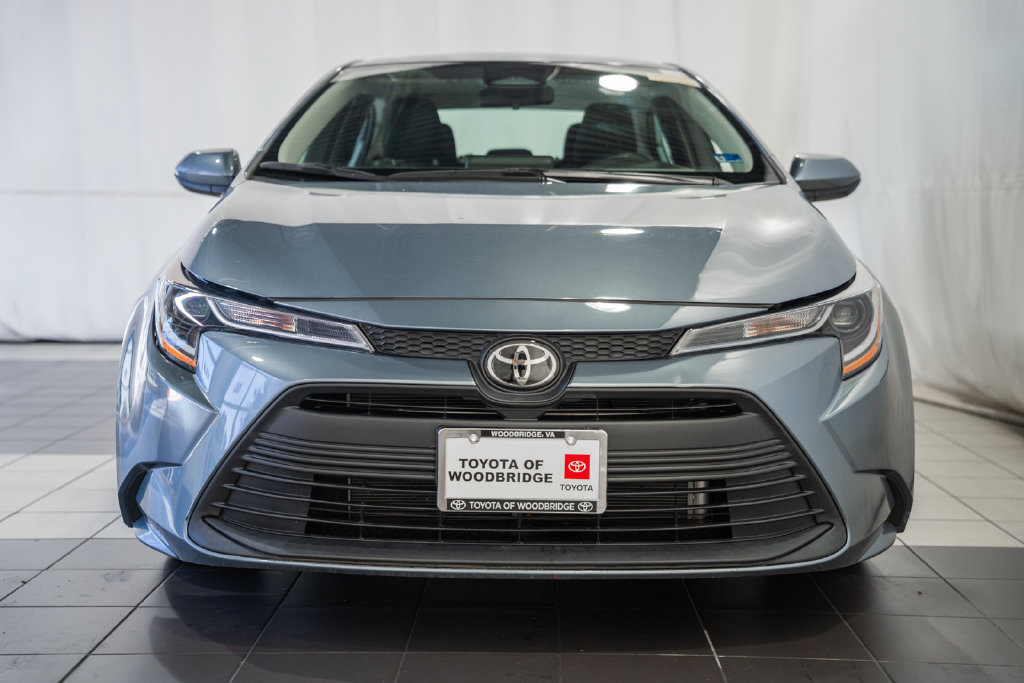 Used 2024 Toyota Corolla LE FWD image 2