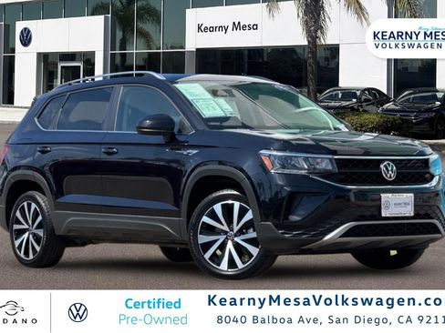 Used 2022 Volkswagen Taos SE image 1
