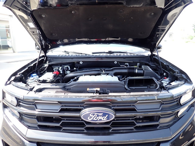 Used 2025 Ford Expedition Active AWD/4WD image 15