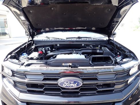Used 2025 Ford Expedition Active AWD/4WD image 15