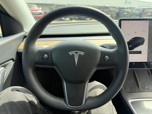 Used 2021 Tesla Model Y Long Range AWD/4WD image 6
