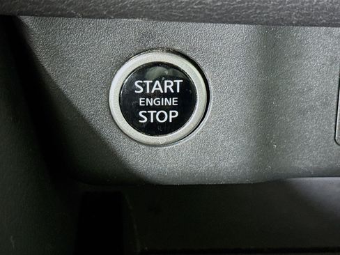 Used 2023 Nissan Rogue SV image 21