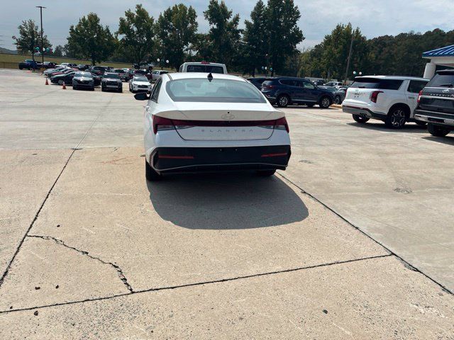 Used 2024 Hyundai Elantra SEL FWD image 28