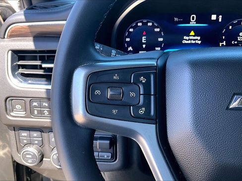 Used 2023 Chevrolet Suburban Z71 w/ Z71 Off-Road Package AWD/4WD image 11