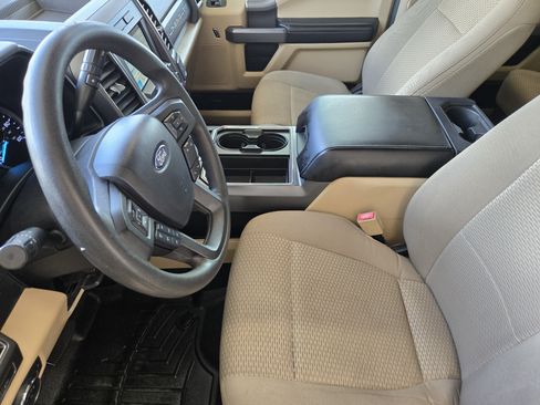 Certified 2018 Ford F250 XLT w/ XLT Premium Package AWD/4WD image 9