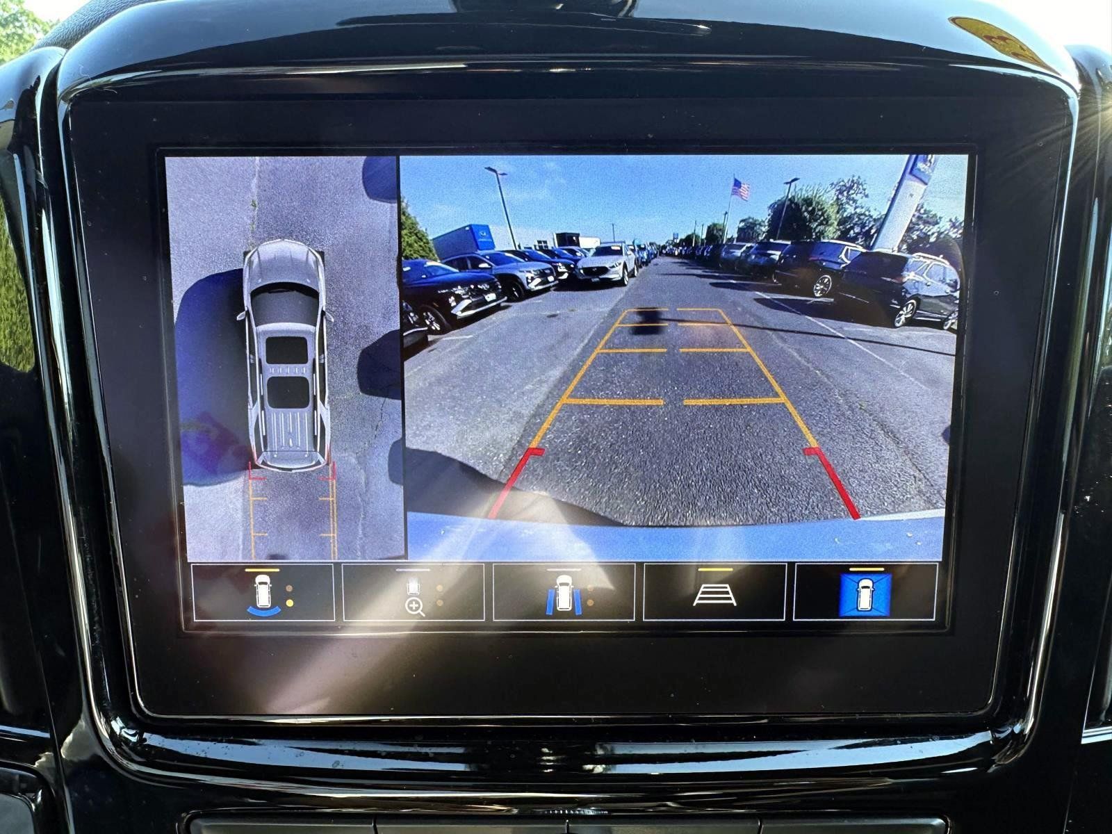 Used 2023 Chevrolet Traverse RS w/ LPO, Cargo Package AWD/4WD image 22