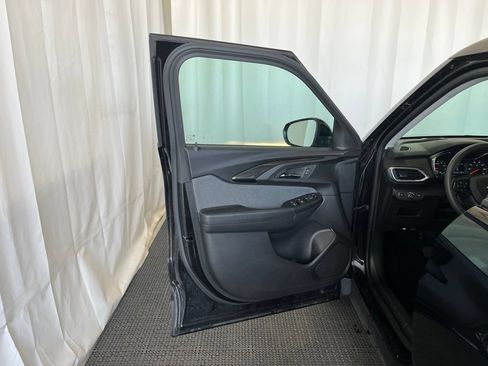 Used 2022 Chevrolet TrailBlazer LT AWD/4WD image 18