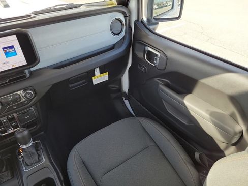 New 2025 Jeep Gladiator Sport AWD/4WD image 16
