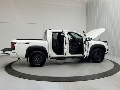 New 2026 Nissan Frontier PRO-4X w/ Pro-4x Convenience Package image 16