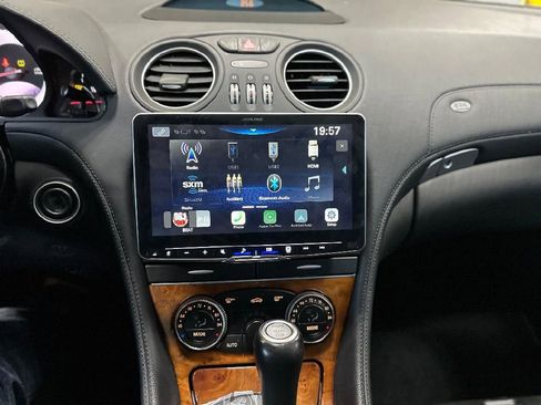 Used 2009 Mercedes-Benz SL 550 image 32