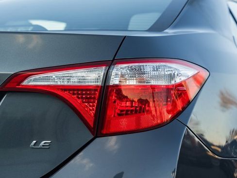 Used 2016 Toyota Corolla LE image 6