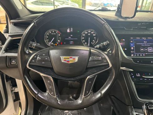 Used 2020 Cadillac XT5 Premium Luxury w/ LPO, Floor Liner Package FWD image 29