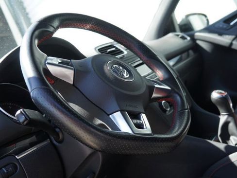 Used 2011 Volkswagen Golf 4-Door image 8