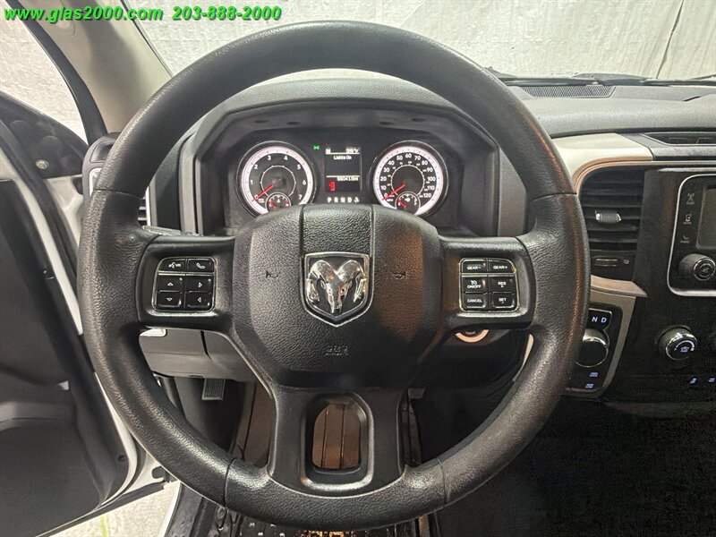 Used 2018 RAM 1500 Classic SLT AWD/4WD image 4
