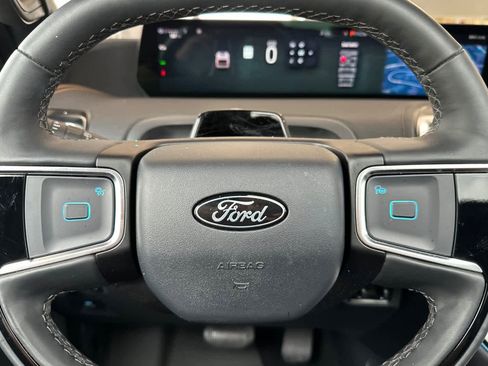 Used 2025 Ford Expedition Tremor AWD/4WD image 28