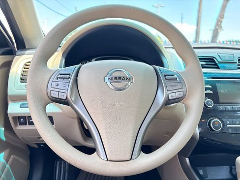 Used 2015 Nissan Altima 2.5 S w/ Special Edition Package FWD image 12