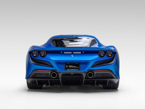 Certified 2021 Ferrari F8 Tributo RWD image 4