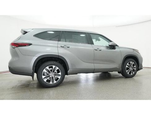 New 2026 Toyota Highlander XLE AWD/4WD image 26