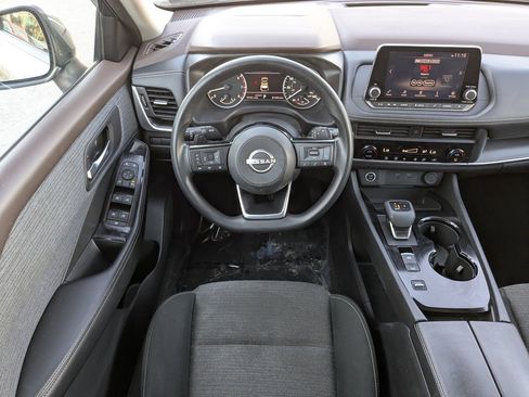 Used 2023 Nissan Rogue SV image 16