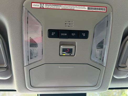 Used 2025 Toyota RAV4 XLE AWD/4WD image 29