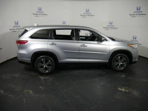 Used 2019 Toyota Highlander Plus w/ Protection Package #3 image 3