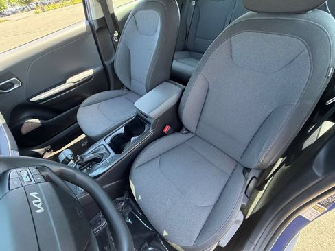 Used 2025 Kia K4 FWD image 25