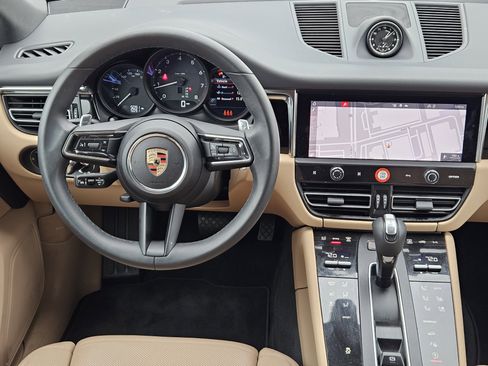 Certified 2025 Porsche Macan image 25