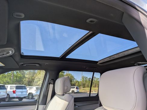 New 2026 Jeep Grand Wagoneer 4WD image 16