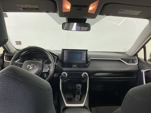 Used 2019 Toyota RAV4 LE image 22